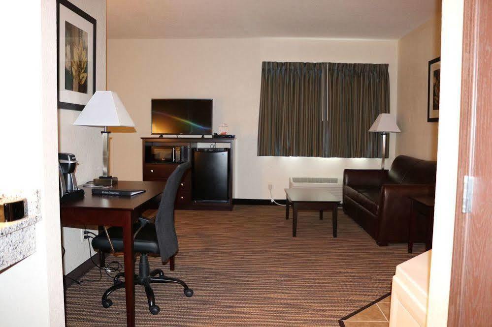 Cobblestone Inn & Suites Maryville Екстер'єр фото